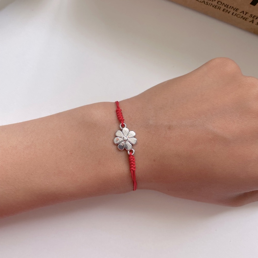 Handmade bracelet flower shape
